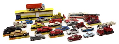 Lot 304 - A collection of boxed Dinky Toy Cars