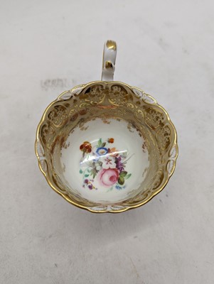 Lot 241 - A group of English porcelain tea wares