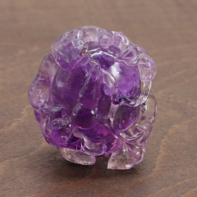 Lot 107 - A Chinese amethyst carving