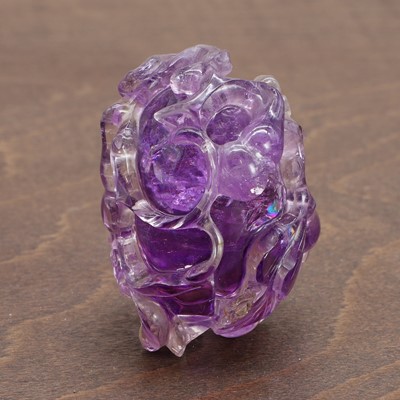 Lot 107 - A Chinese amethyst carving