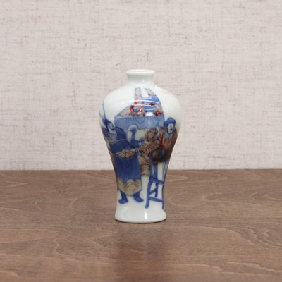 Lot 157 - A Chinese copper-red and underglaze-blue snuff bottle