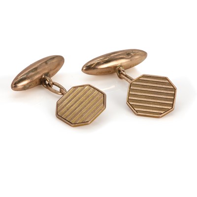 Lot 270 - A pair of 9ct gold cufflinks