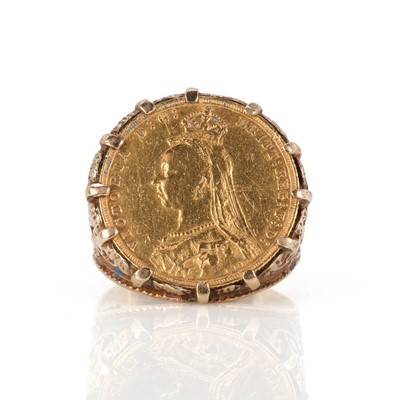 Lot 277 - A full sovereign ring in 9ct gold mount