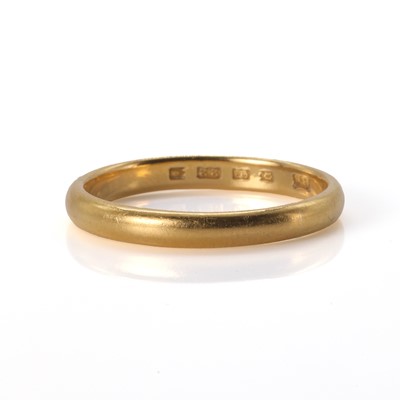 Lot 255 - A 22ct gold wedding ring