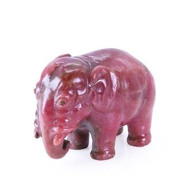 Lot 272 - A hardstone model of an elephant, probably by Fabergé, c.1900