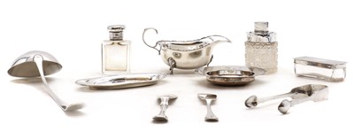 Lot 30 - A collection of silver items