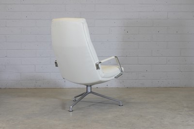 Lot 214 - An 'FK 86' lounge chair
