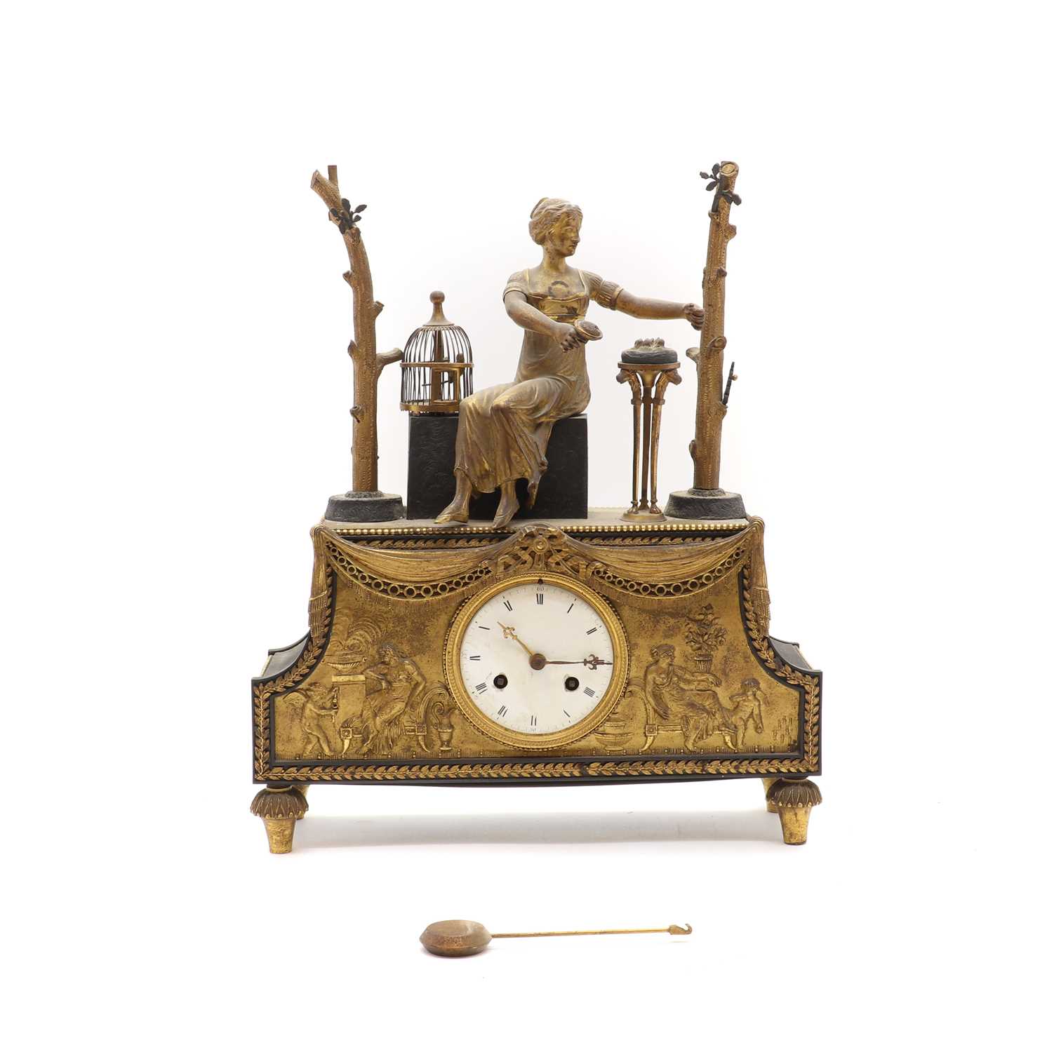 Lot 106 - An ormolu mantel clock