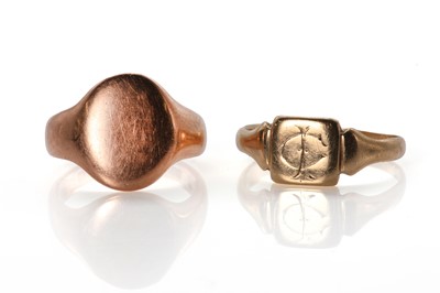 Lot 160 - Two 9ct gold signet rings