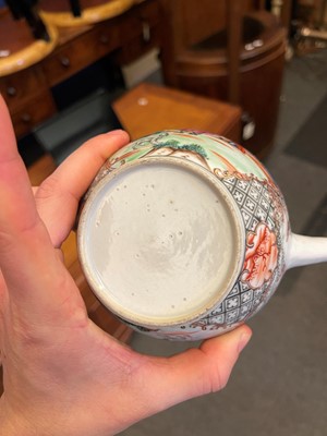 Lot 178 - A collection of Chinese export porcelain