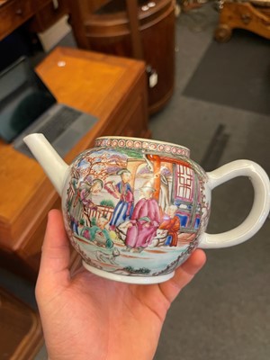 Lot 178 - A collection of Chinese export porcelain