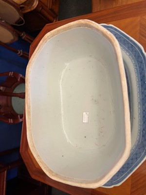 Lot 178 - A collection of Chinese export porcelain