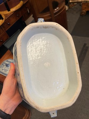 Lot 178 - A collection of Chinese export porcelain