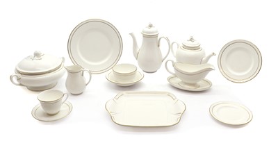 Lot 192 - A Royal Worcester porcelain dinner service
