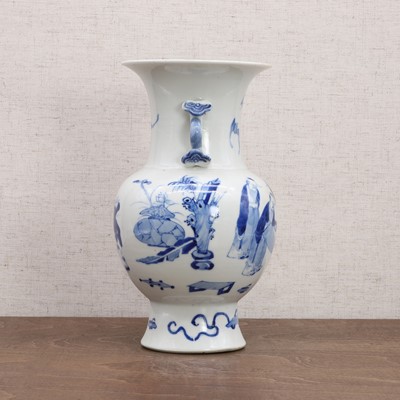 Lot 50 - A Chinese blue and white vase