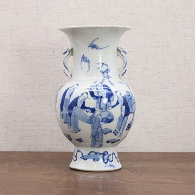 Lot 50 - A Chinese blue and white vase