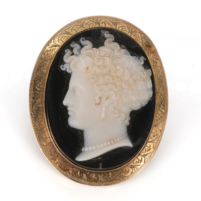 Lot 3 - A 19th century hardstone cameo brooch