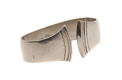 Lot 3 - A Georg Jensen 'Acadia' pattern sterling silver napkin ring