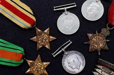 Lot 244 - A collection of First World War & Second World War medals