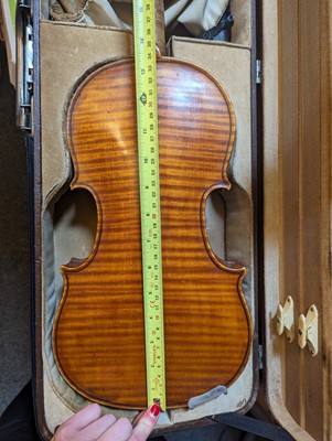 Lot 355 - A Luigi Montanari violin