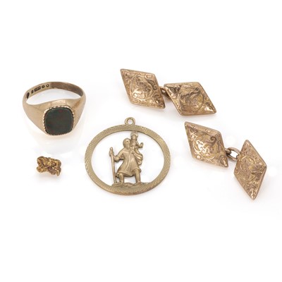 Lot 208 - A small group of gold jewellery