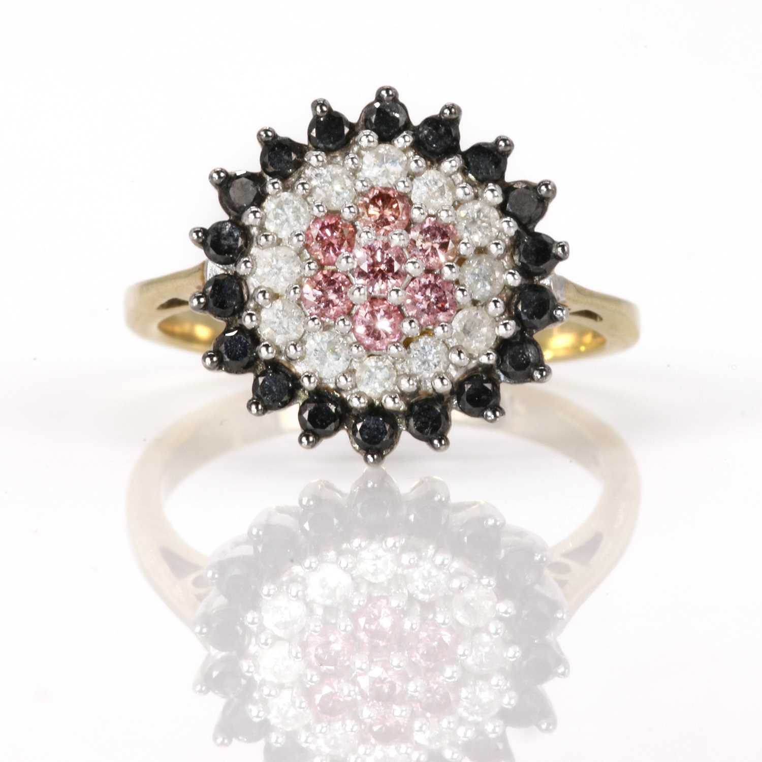 Lot 65 - A 9ct gold varicoloured diamond target