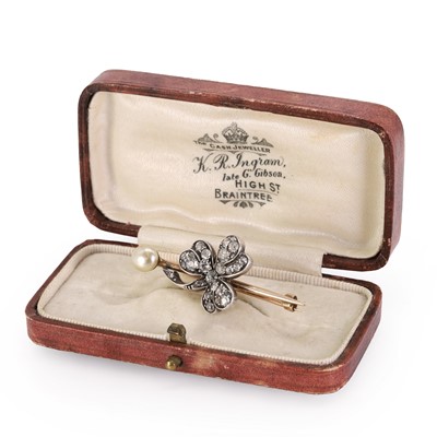Lot 19 - A late Victorian diamond shamrock brooch
