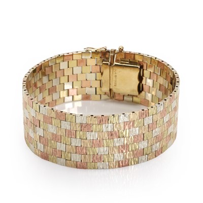 Lot 98 - A 9ct tricoloured gold bracelet