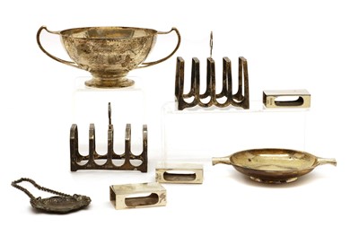 Lot 18 - A collection of silver items