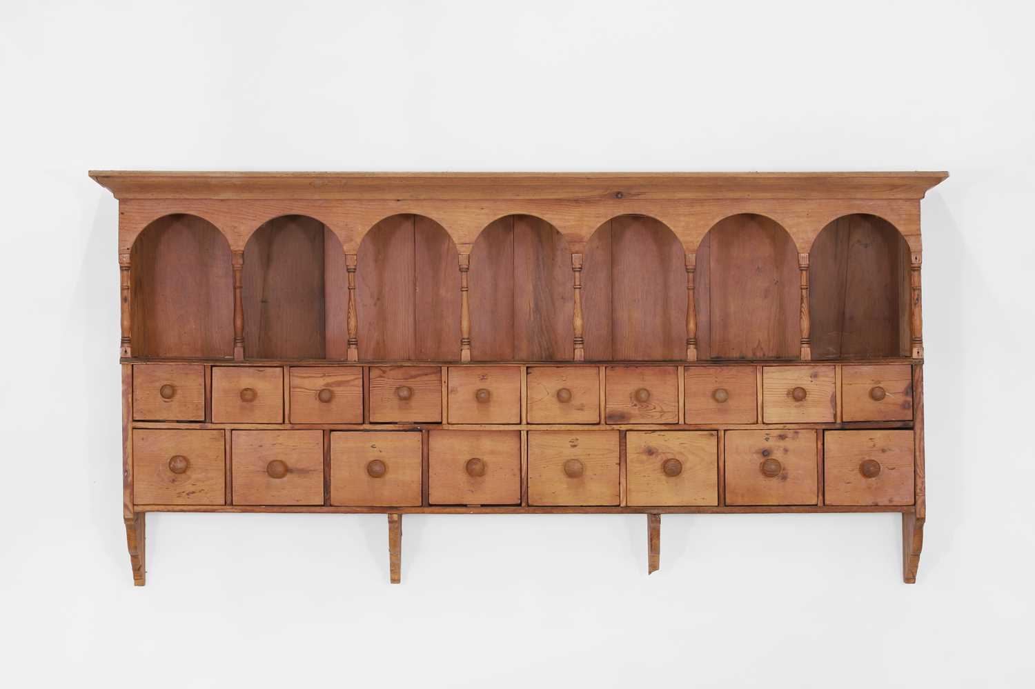 Lot 31 - A large pine delft rack