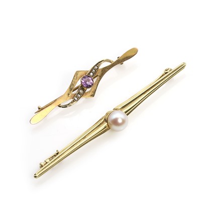 Lot 290 - A pearl bar brooch and an Edwardian amethyst and split pearl brooch