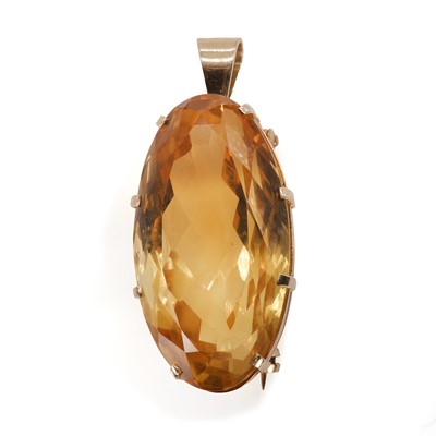 Lot 160 - A 9ct gold citrine set pendant/brooch