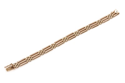 Lot 265 - A 9ct gold gate link bracelet