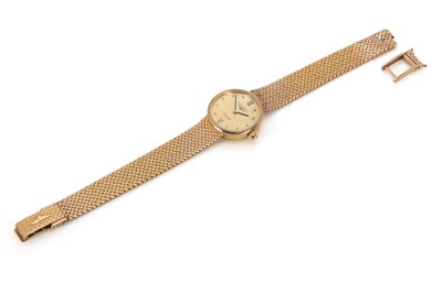 Lot 301 - A 9ct gold Longines quartz bracelet watch