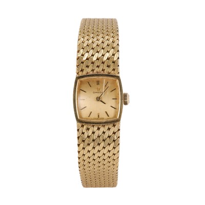 Lot 299 - A ladies' 18ct gold Omega mechanical bracelet watch