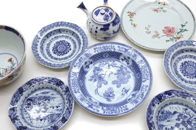Lot 190 - A collection of Chinese and Japanese porcelain