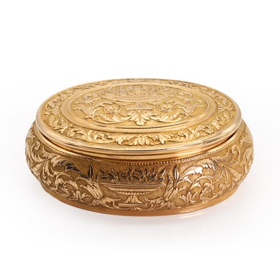 Lot 280 - A French gold oval snuffbox