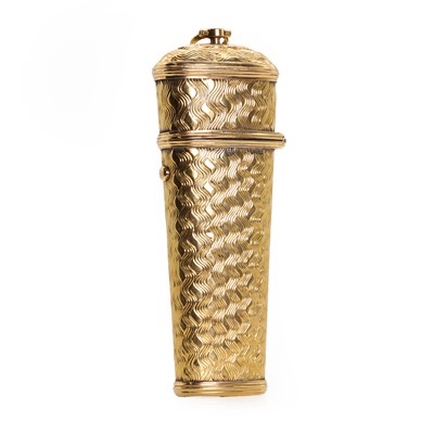 Lot 281 - A Continental gold etui, mid-18th century