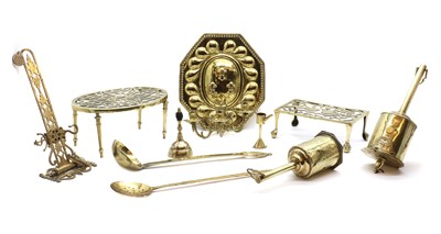 Lot 147 - A collection of brassware