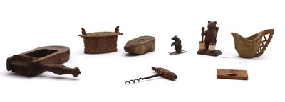 Lot 137 - A collection of treen items