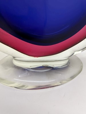 Lot 99 - A Murano glass sommerso bowl
