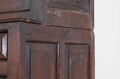 Lot 446 - A Welsh oak 'cwpwrdd deuddarn'