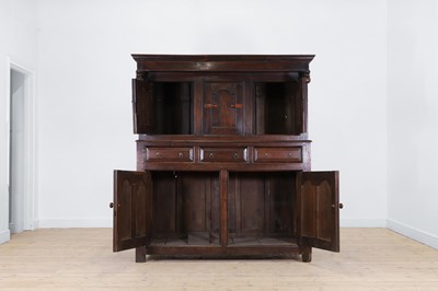 Lot 446 - A Welsh oak 'cwpwrdd deuddarn'