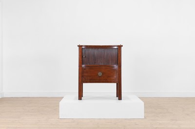 Lot 452 - A George III mahogany bedside commode