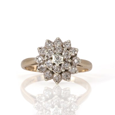 Lot 39 - A 9ct gold small diamond cluster ring