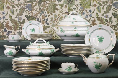 Lot 216 - A Herend 'Apponyi Green' part dinner service