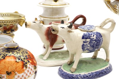 Lot 222 - A collection of English porcelain