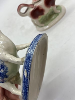 Lot 222 - A collection of English porcelain