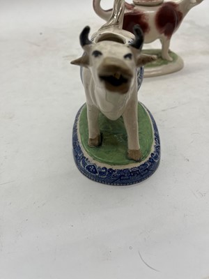 Lot 222 - A collection of English porcelain