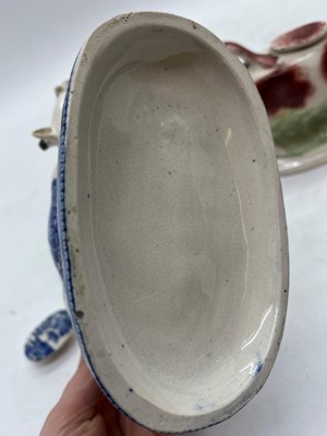 Lot 222 - A collection of English porcelain